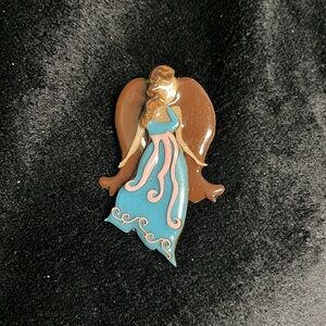 VINTAGE DESIGNS BY LUCINDA BRUNETTE ANGEL BROOCH
